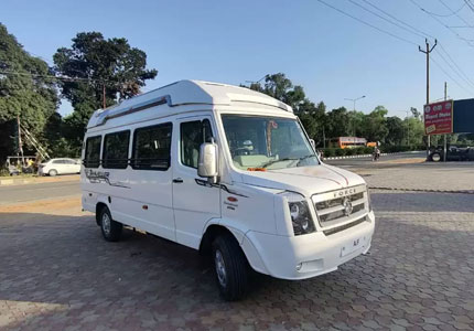 17 Seater Tempo Traveller in Amritsar